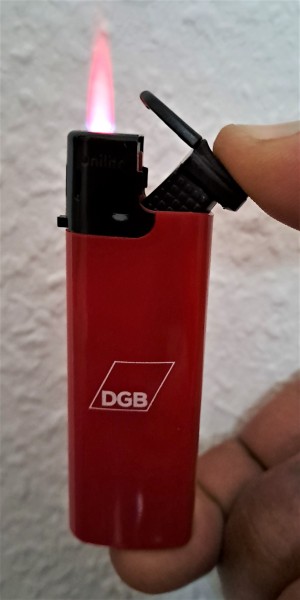 Feuerzeug elektr. rot-schwarz-DGB