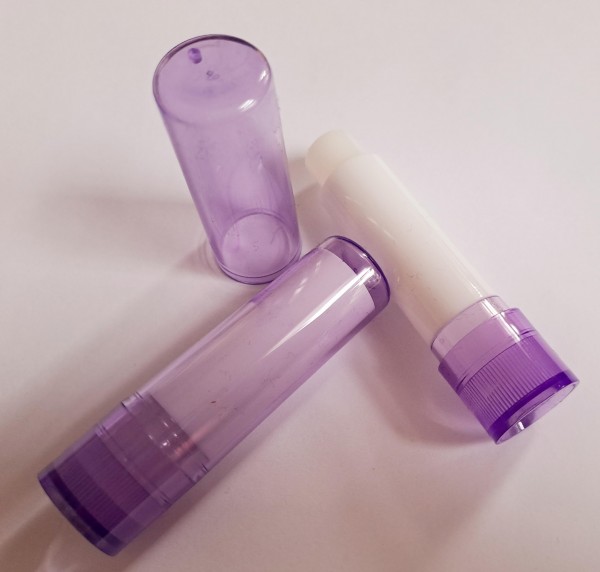 Lippenbalsam violett transparent